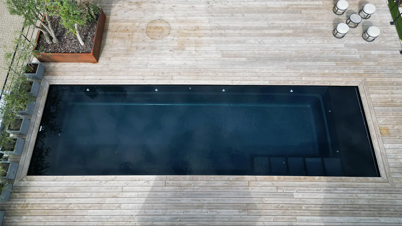 Ebony Blue Farbe des Schwimmbads